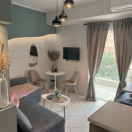 Less Is More Apartment Превеза Екстериор снимка