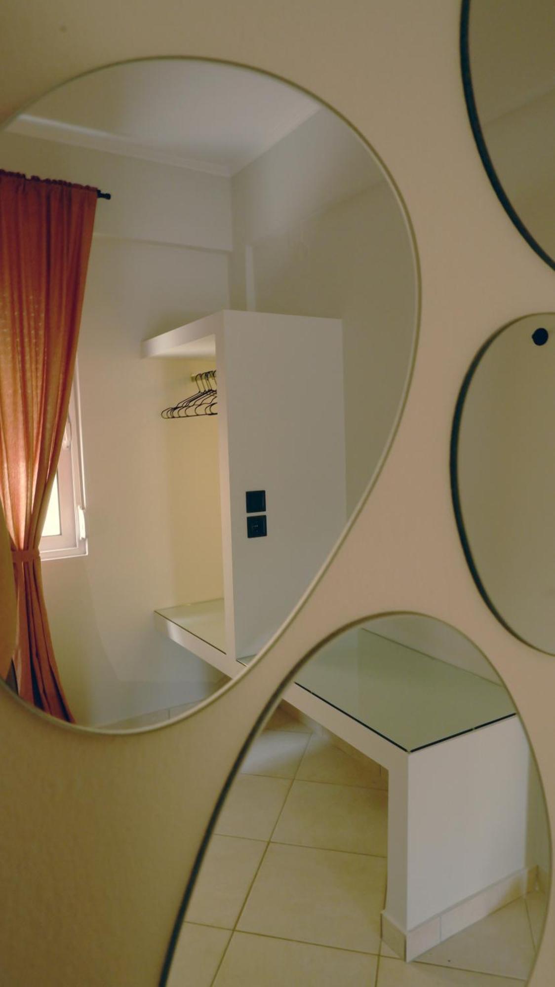 Less Is More Apartment Превеза Екстериор снимка