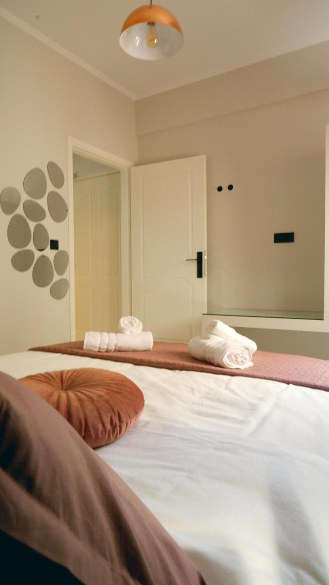 Less Is More Apartment Превеза Екстериор снимка