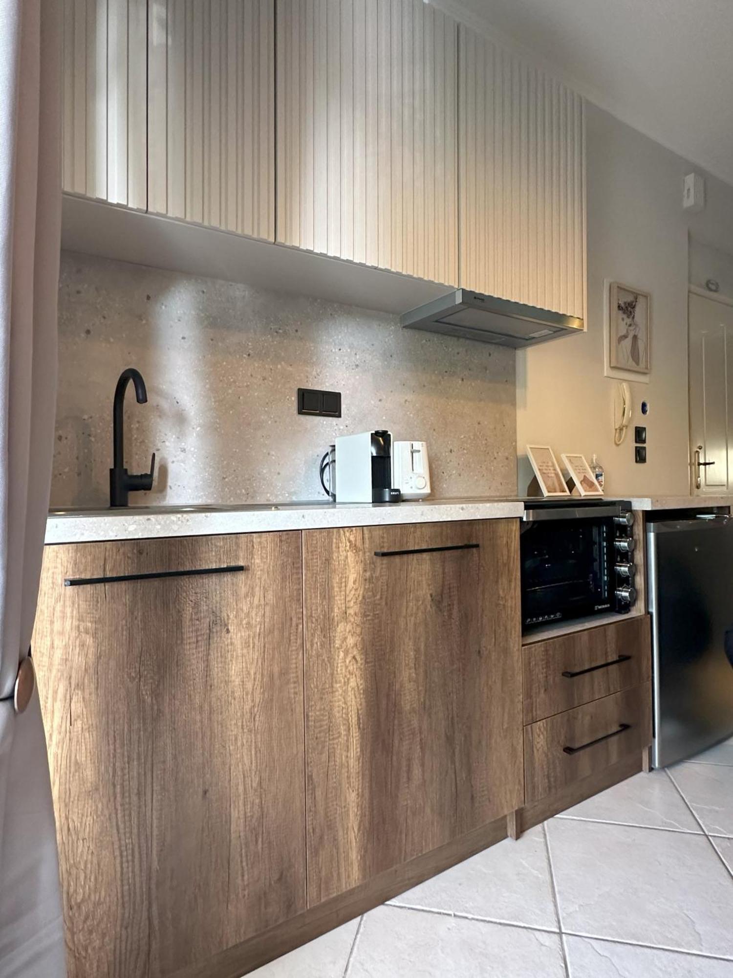 Less Is More Apartment Превеза Екстериор снимка